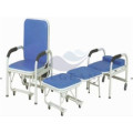 Equipado con seis ruedas silenciosas, el hospital utilizó sillas plegables de metal